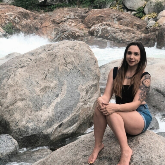 Meet your Posh Ambassador, Serina - Picture 5 of 6